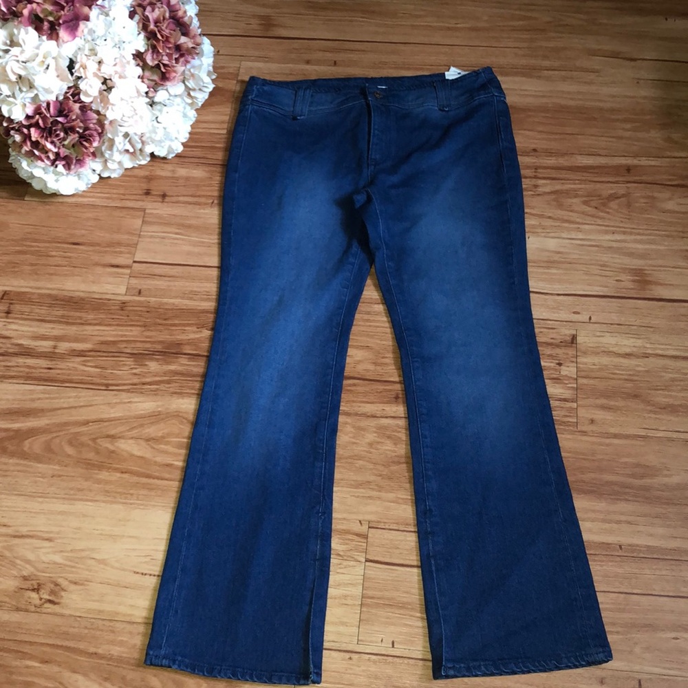 We The Free Slim Flare Jeans NWT